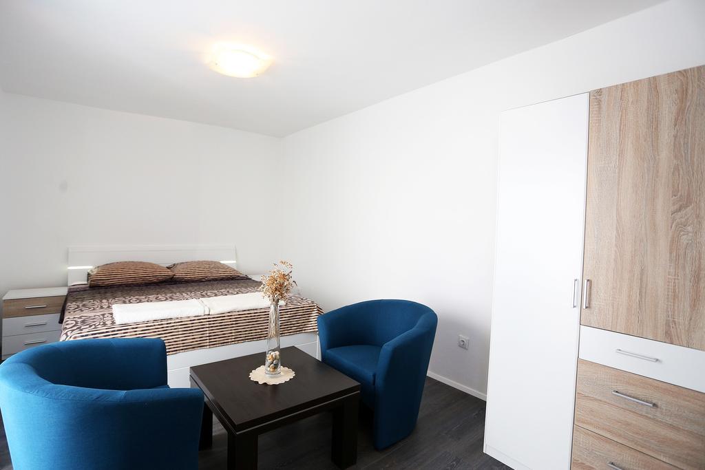 Apartments Ivan Spadina Тисно Екстер'єр фото