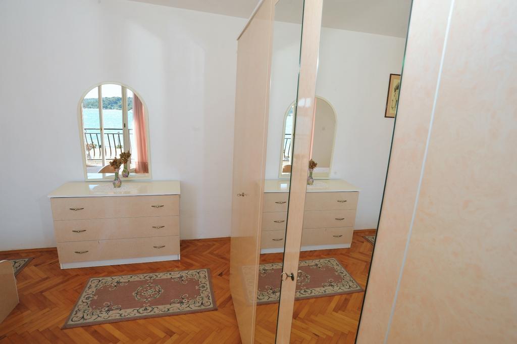 Apartments Ivan Spadina Тисно Екстер'єр фото