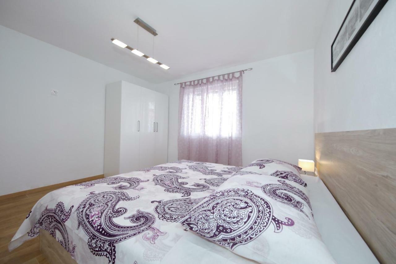 Apartments Ivan Spadina Тисно Екстер'єр фото