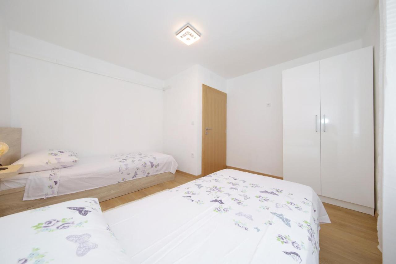 Apartments Ivan Spadina Тисно Екстер'єр фото